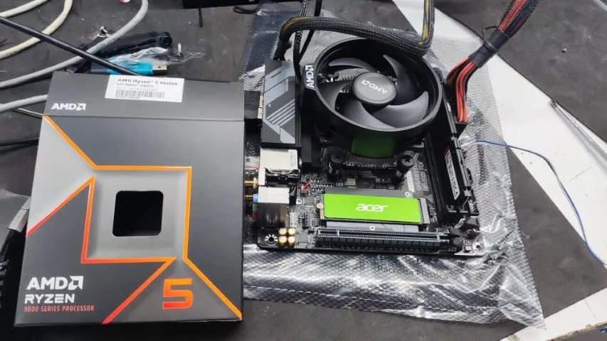 AMd Ryzen 5 9600x con placa Itx jpg