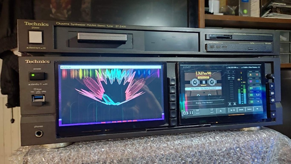 PC montado en una caja de un amplificador Technics3