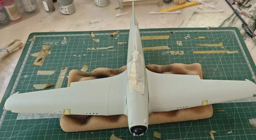 Hawker Hurricane MK.II a 1:32 de Revell caza nocturno URSS pilotado por españoles: cerrando el fuselaje y pegando las alas MVIMG 20250608 162505 thumb