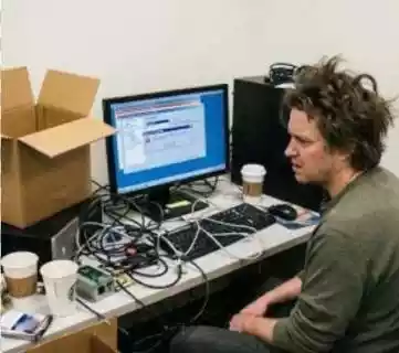 agobiado configurando un sistema