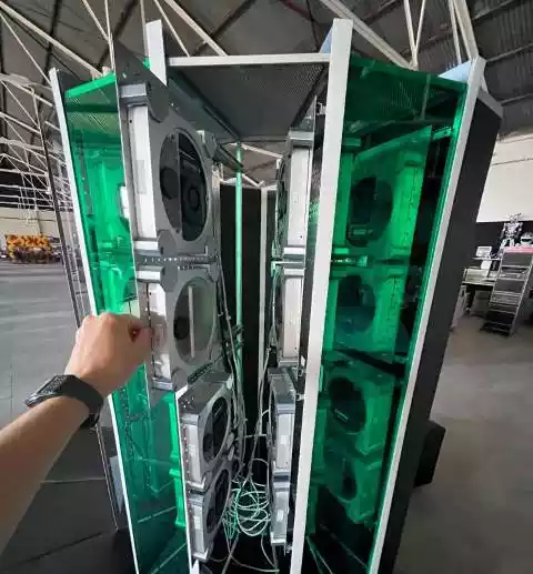 replica del cray 1 en el mhc